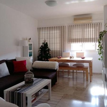 Málaga Habitación en Apartamento Carlos Haya Apartamento Exterior foto