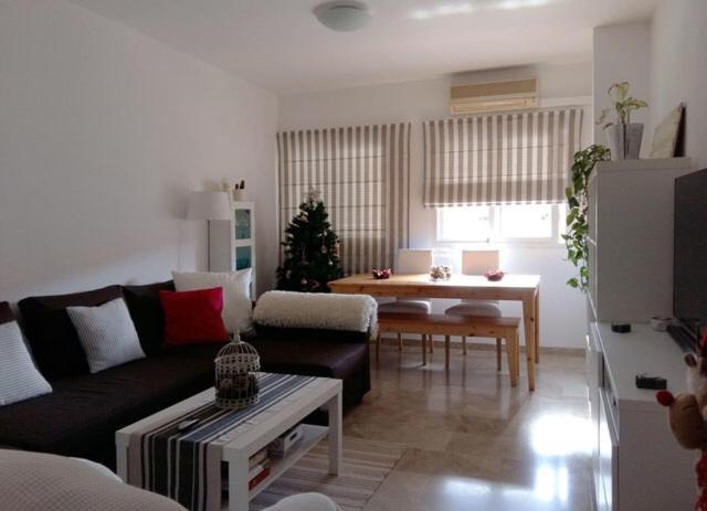Málaga Habitación en Apartamento Carlos Haya Apartamento Exterior foto
