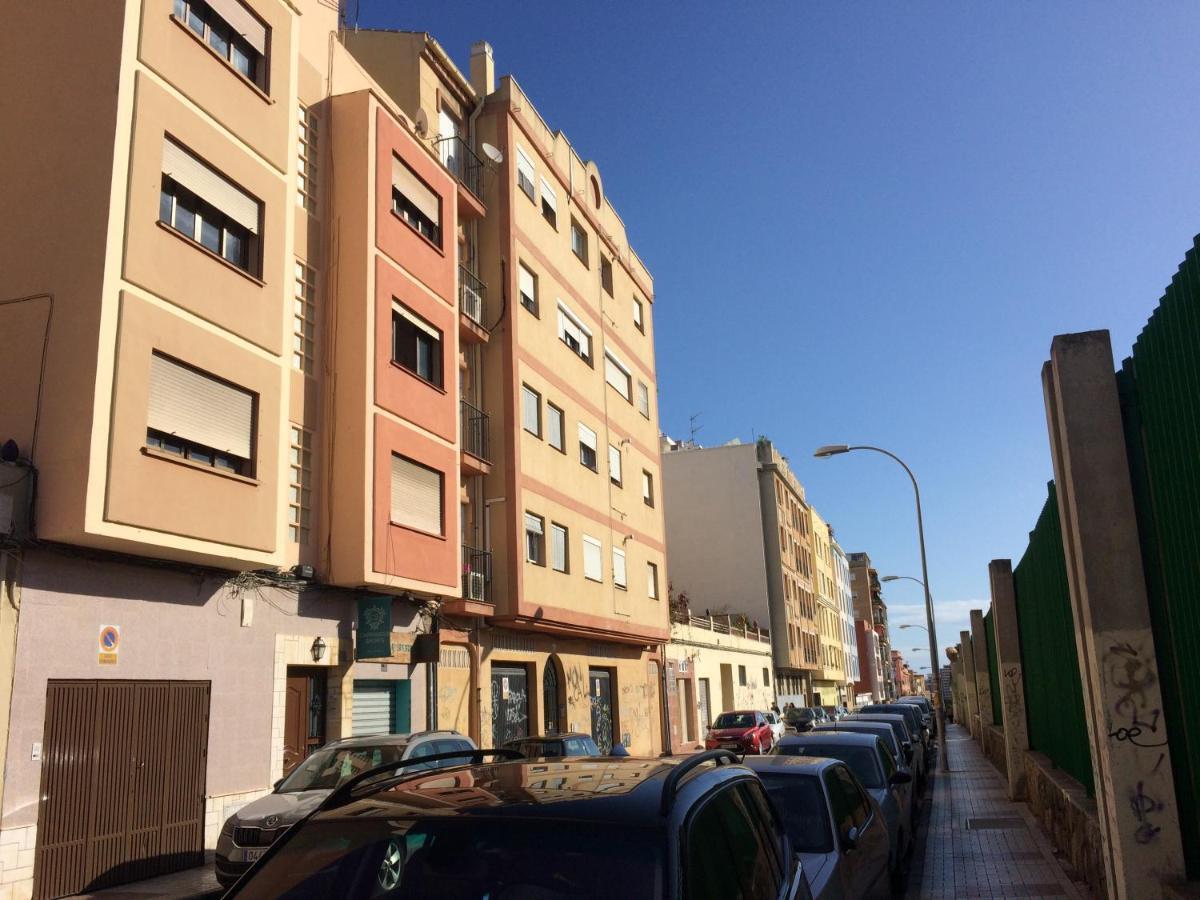 Málaga Habitación en Apartamento Carlos Haya Apartamento Exterior foto